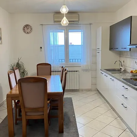 *biba* Apartment Dugi Rat